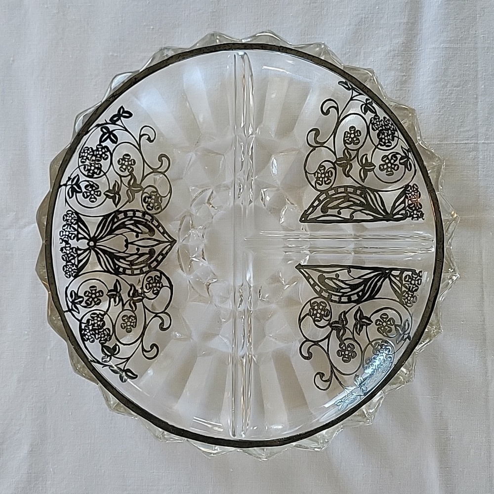 Divided relish/nuts dish